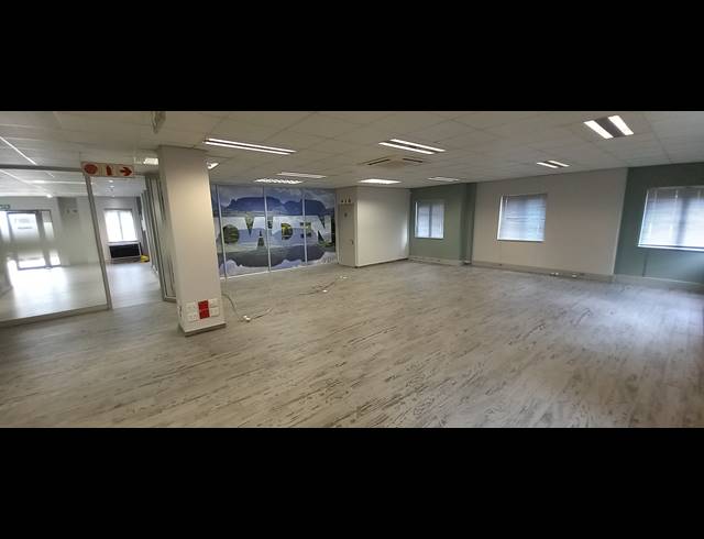 283M² OFFICE TO LET IN BRYANSTON